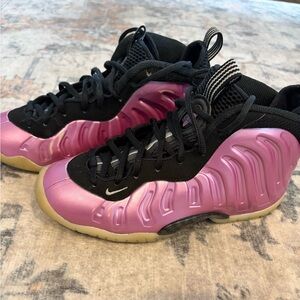 Nike Little Posite One GS Pink Foamposite Sneakers 4Y Black Pink EUC